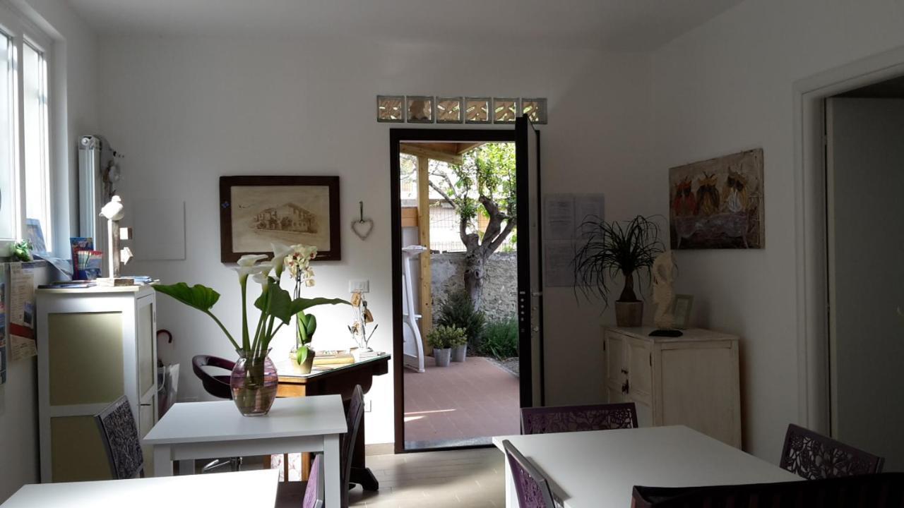 B&B Ai Tre Archi Spotorno Buitenkant foto