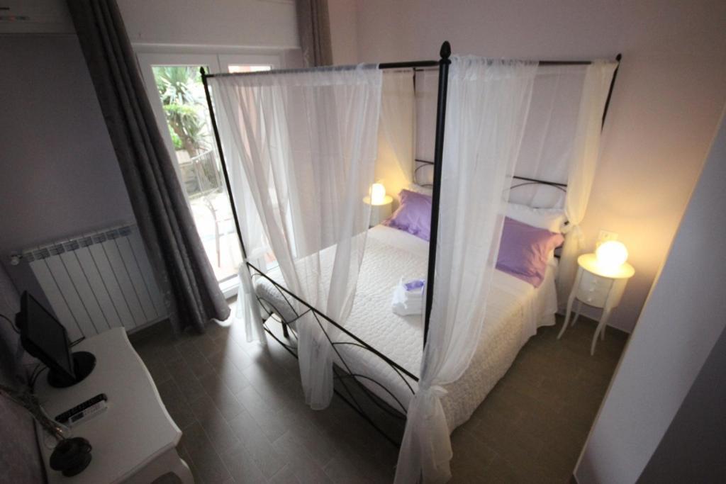 B&B Ai Tre Archi Spotorno Buitenkant foto