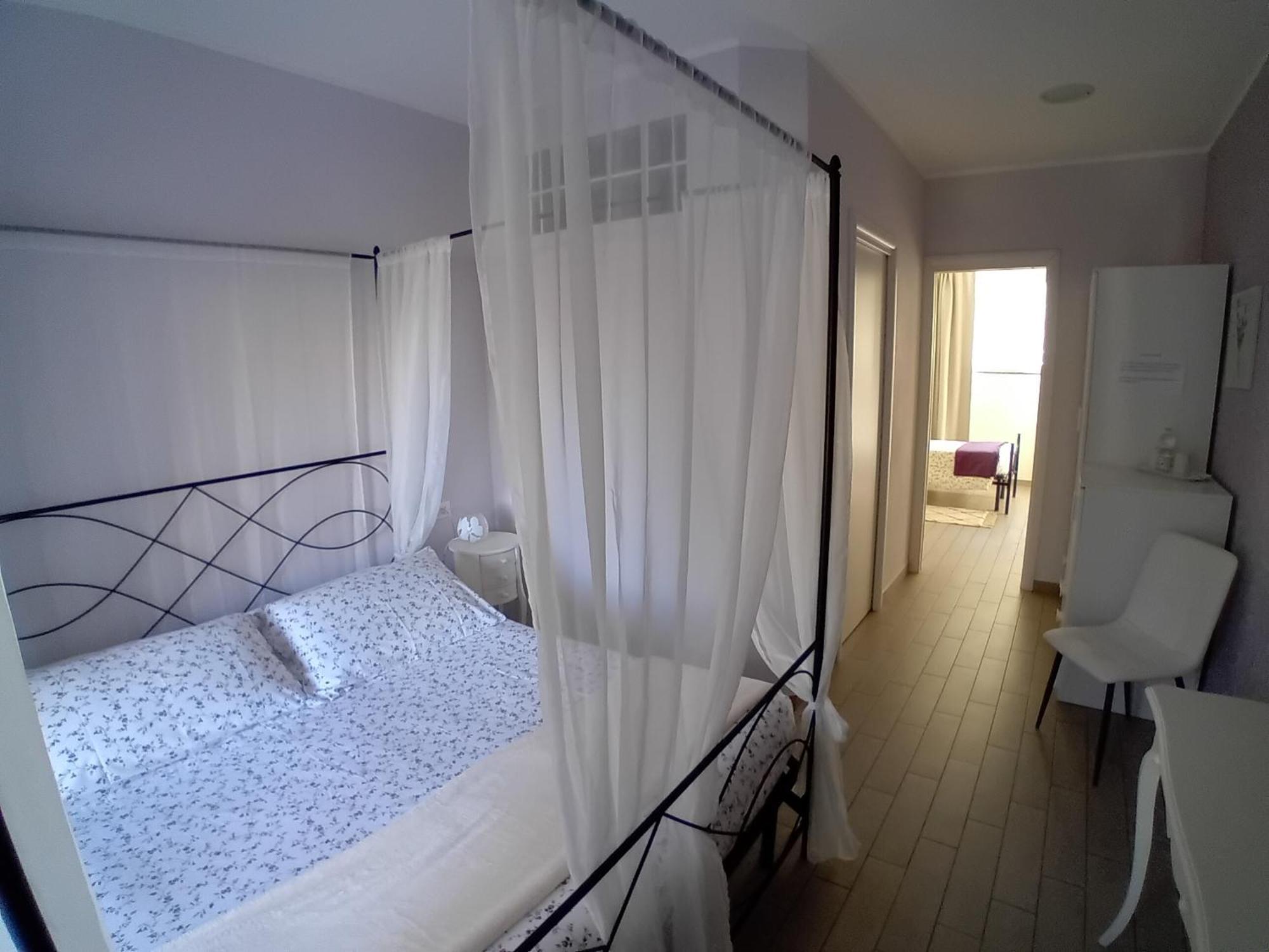 B&B Ai Tre Archi Spotorno Buitenkant foto