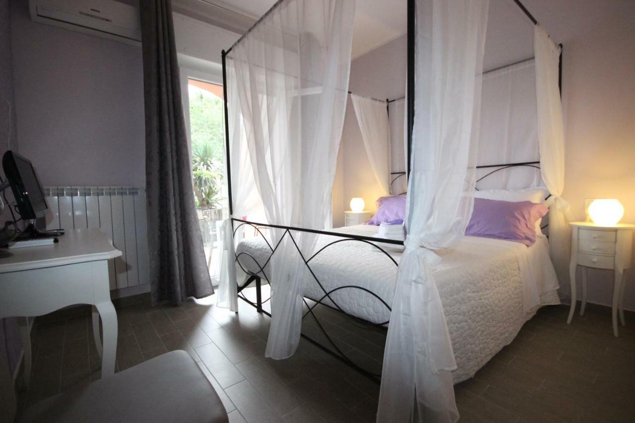B&B Ai Tre Archi Spotorno Buitenkant foto
