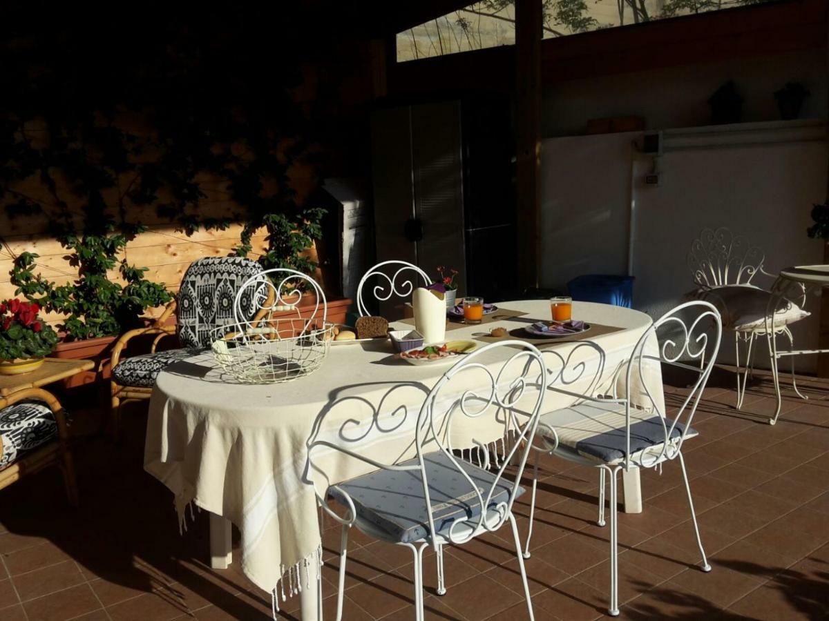 B&B Ai Tre Archi Spotorno Buitenkant foto