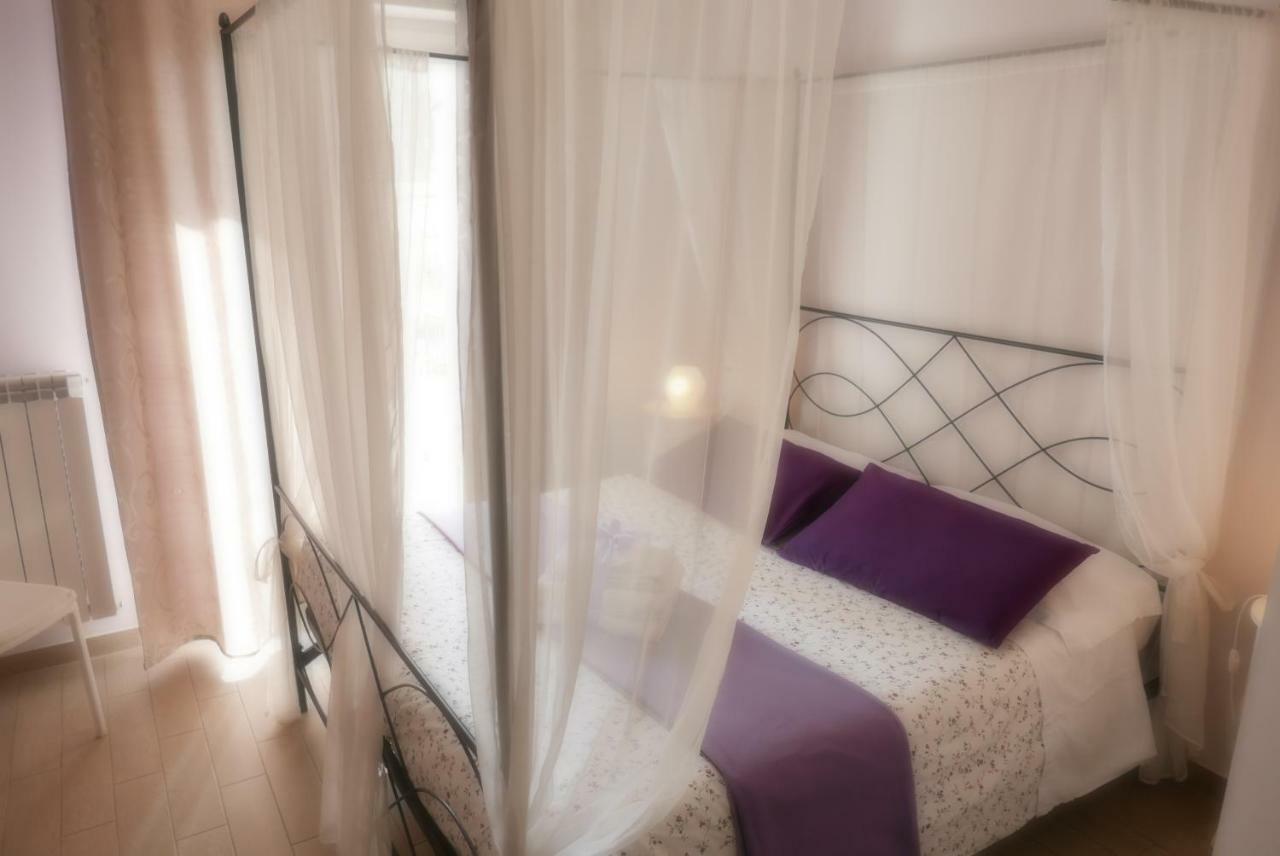B&B Ai Tre Archi Spotorno Buitenkant foto