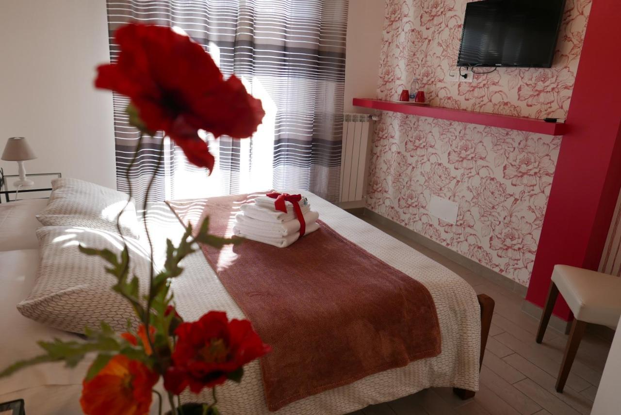 B&B Ai Tre Archi Spotorno Buitenkant foto